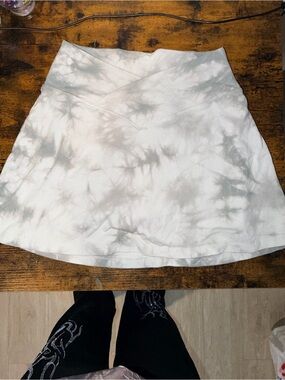 V-Waist PINK Tie-Dye Circle Skirt in White and Gray